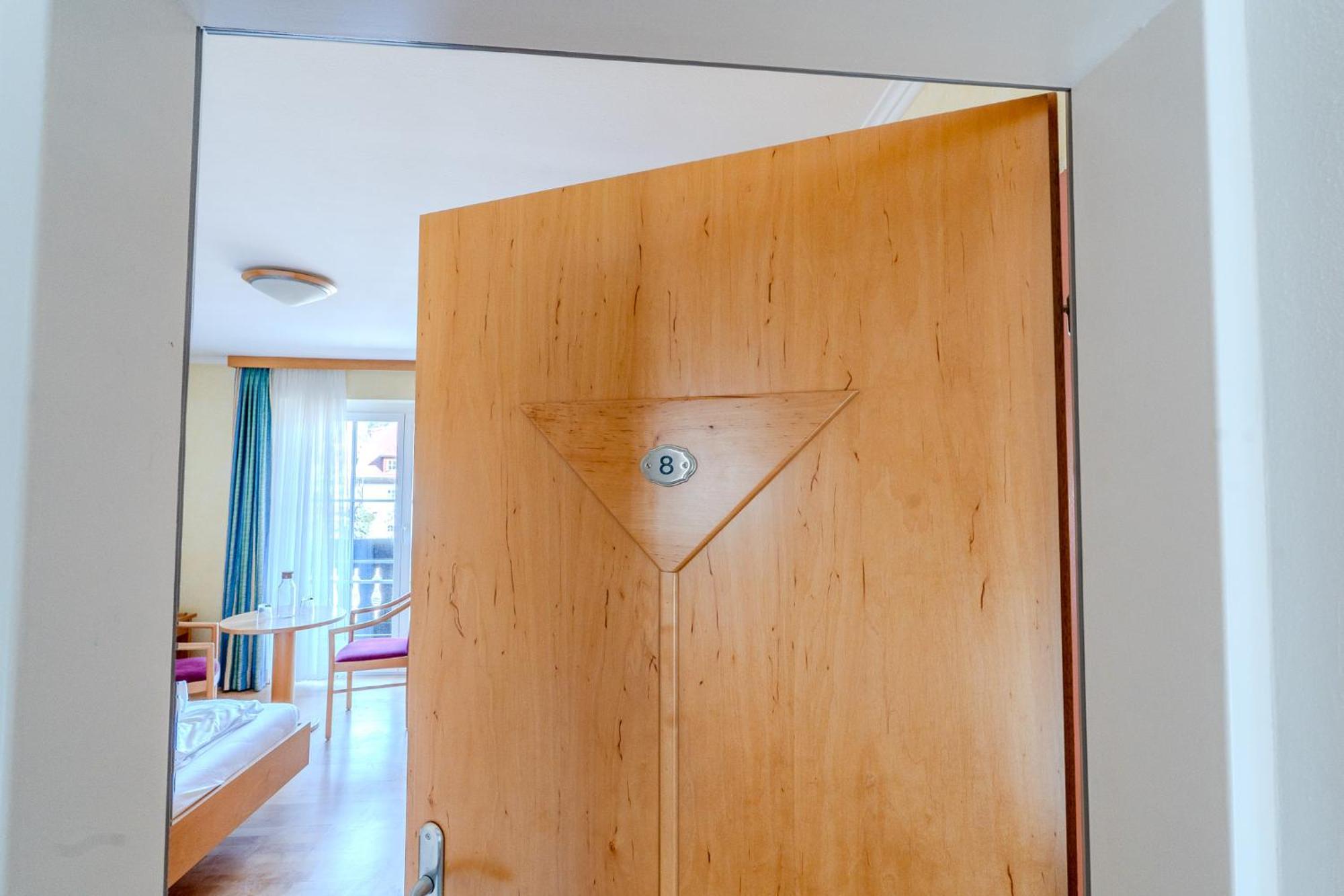 Whats-App Self-Check-In - Villa Maria Theresia Bad Goisern Room photo